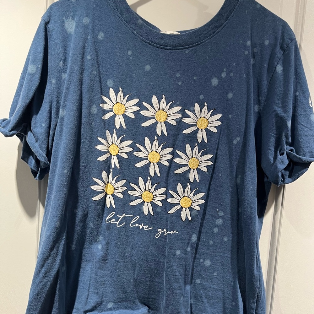 Graphic tee